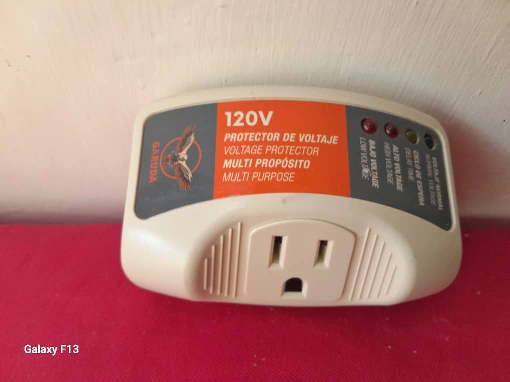 Protector de voltaje  de 110 v 4700 cup's foto | MELLSHOP |  BizneCubano