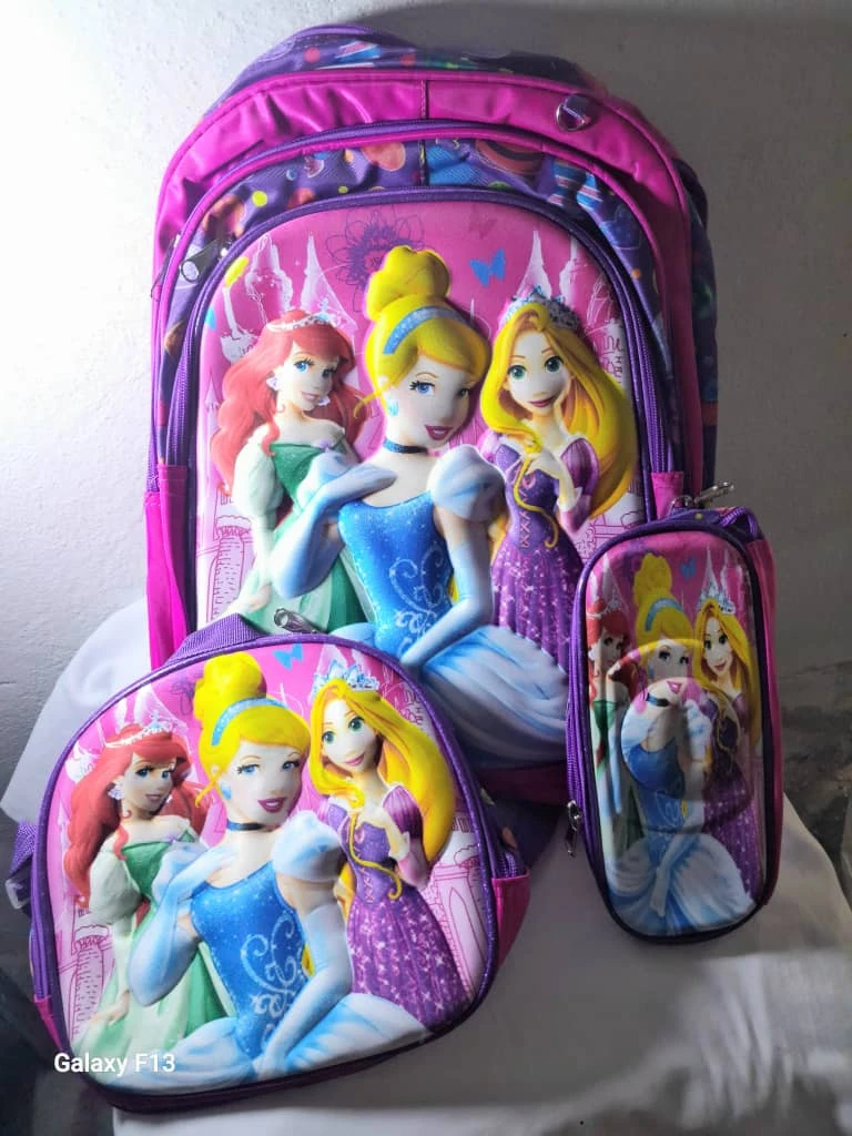 Mochila + lunchera + cartuchera's foto | MELLSHOP |  BizneCubano