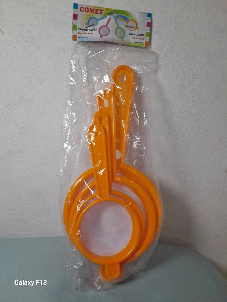 Juego de 4 coladeras. 1500 cup's foto | MELLSHOP |  BizneCubano