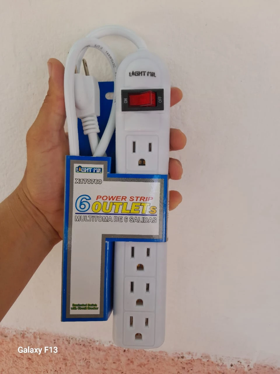 Extension de 1m con regleta de 6 entradas 2000 cup's foto | MELLSHOP |  BizneCubano
