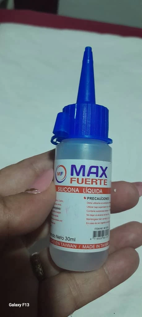 Pegamento de silicona liquida. 650 cup's foto | MELLSHOP |  BizneCubano